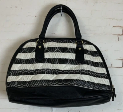 Bolso de Mano Betsey Johnson Negro Blanco Rayas 2 Asas Bordado Corazón Foto 1 de 4