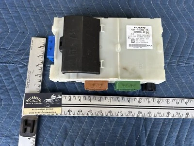 Módulo de control de fusibles Volvo XC70 S80 2008-2013 7H9T-14C256-FA OEM #4249E Foto 1 de 4