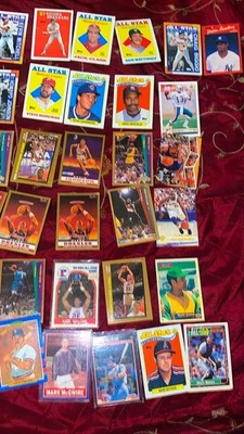 LOTE DE 300 TARJETAS PLUS - BALONCESTO, BÉISBOL, FÚTBOL, HOCKEY Foto 1 de 4