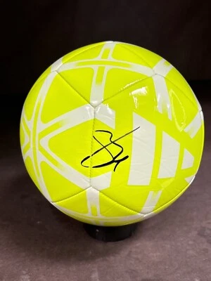 Gabriel Martinelli Signed Soccer Ball Arsenal PSA AO17284 - Image 1 of 2