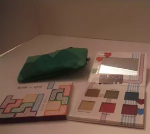 TETRIS IPSY BLOCK PARTY Eye Shadow Palette & Green Bag - Picture 1 of 3