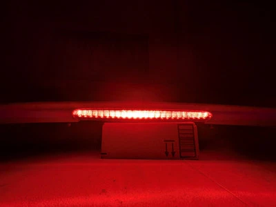 Спойлер 07–11 Honda Civic SI седан FA5 с тормозным фонарем тафта белый 71705-SNX-A0 - Изображение 1 из 4