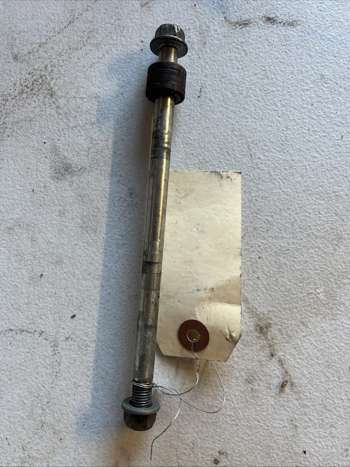 Tuerca perno eje rueda delantera Kawasaki KLX110 KLX 110 2002-2026 KX60 41068-0015 2003 Foto 1 de 1