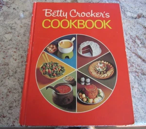 1972 Betty Crocker's Cookbook SEARS HOLIDAY EDITION 12th Printing PIE Cover - Picture 1 of 10