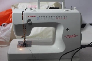 SINGER SEWING MACHINE 3815A - Picture 1 of 4