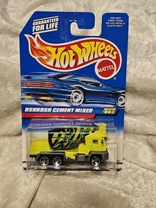 Hot Wheels 1997 Collector #863 OSHKOSH CONCRETE MIXER - Picture 1 of 3