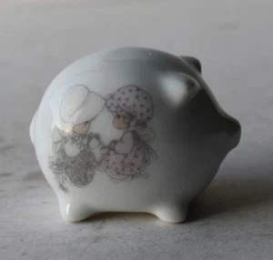 Pig Figurine Porcelain Beautiful Miniature Figurine Sam Butcher 1990 Adorable -- - Picture 1 of 1