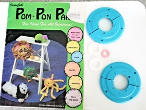 Susan Bates 17350 POM PON PARTY Bazaar Party 1979 32pg folleto y 5 fabricantes - Imagen 1 de 14