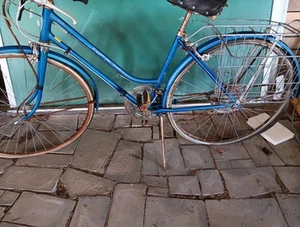 Vintage 1970's Men’s Schwinn Suburban Bicycle Blue - Picture 1 of 5