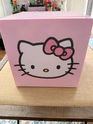 Mini nevera Hello Kitty capacidad 6 latas Foto 1 de 4