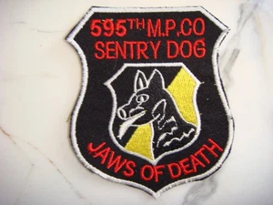 US 595th MILITARY POLICE SENTRY DOGS JAWS OF DEATH, VIETNAM WAR PATCH - Bild 1 von 2