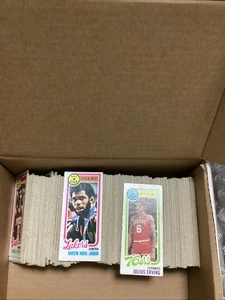 Topps Basketball 1980-81 set quasi completo carte separate 258/264 no uccellino/magia - Foto 1 di 3