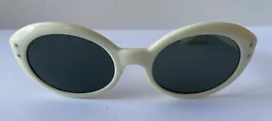 Ultra Rare - Vintage B&L USA Ray-Ban BEWITCHING Sunglasses in WHITE! - *READ* - Picture 1 of 12