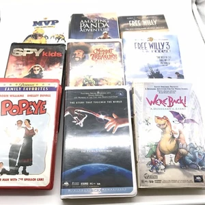 VHS Tape Lot set of 9 Family Children Movies Popeye ET Spy Kids Free Willy MVP + - Bild 1 von 10