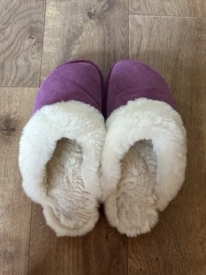 OLD FRIEND HOUSE SHOES SIZE 9.5-10.5 - Image 1 of 4