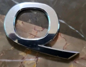 Infiniti QX80 Emblema Símbolo Signo Logo Insignia Fabricante Original Genuino Fábrica Letras "Q" - Imagen 1 de 3