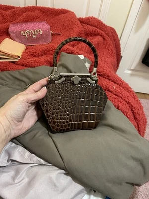 Cartera Inge Christopher Vintage Mini Imitación Patrón de Cocodrilo Plateado Herrajes Foto 1 de 4