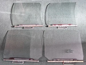 MERCEDES-BENZ S  W108 280SE Set x4 Clear Door Window Glass - Picture 1 of 7