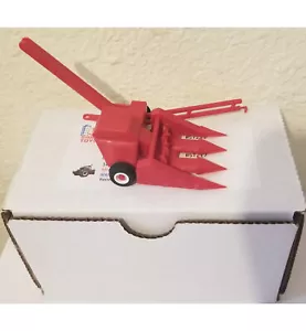 1/64 Standi Toys Red 3 Row Corn Picker - Picture 1 of 1