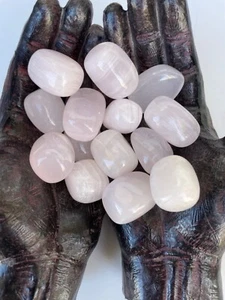 1x Rosa Calcit Trommelstein 25 mm Reiki Heilung Kristall Herz Chakra Wut  - Bild 1 von 4