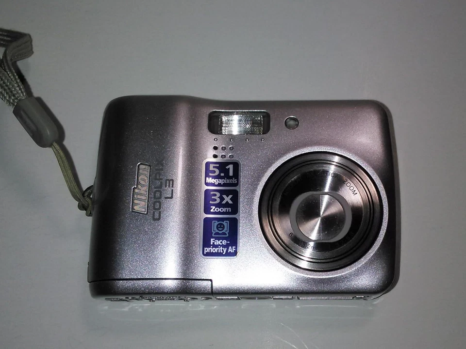 Nikon Coolpix L3 5.1MP Digital Camera with 3x Optical Zoom (25544) - Image 1 of 1