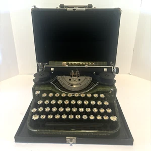 Vintage Underwood Standard Portable Typewriter Four Bank Keyboard Green Marble - Picture 1 of 16