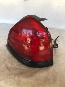 1999 - 2011 FORD CROWN VICTORIA Tail Light Lamp Quarter Panel Mounted Right Side - Picture 1 of 19