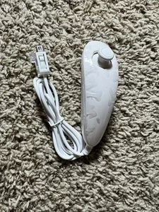 Nintendo Wii White Nunchuck Controller (RVL-004) Official OEM (TESTED) - Picture 1 of 2