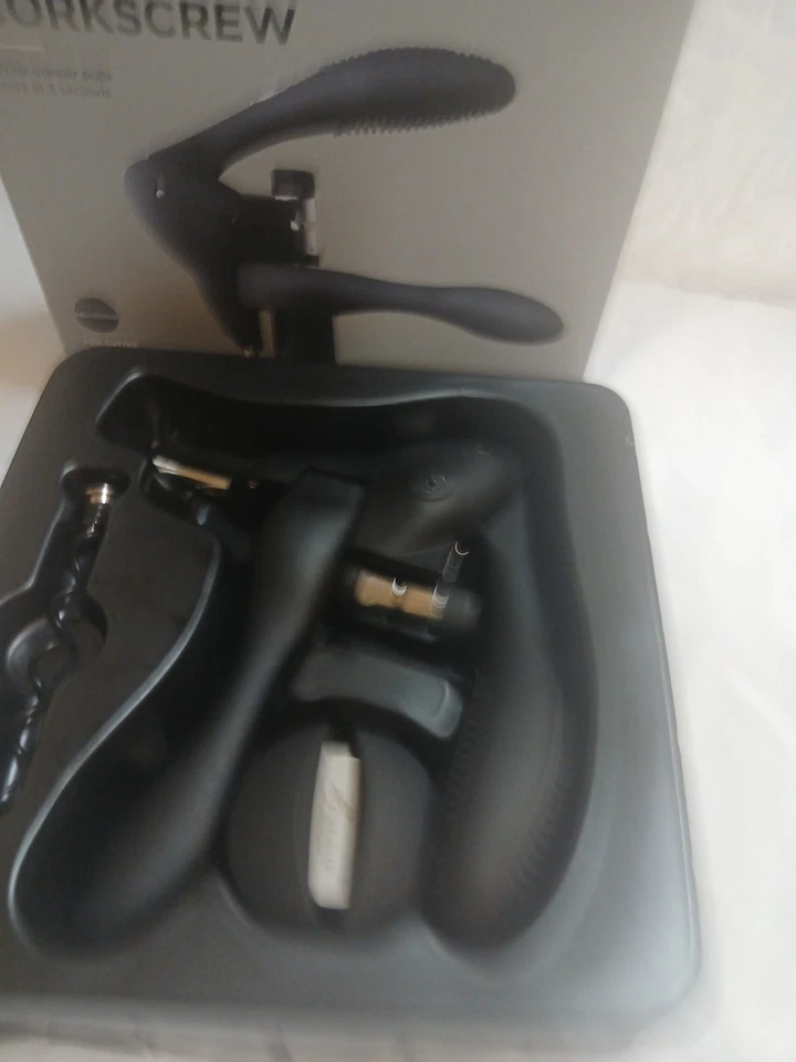 Rabbit W6004 Original Rabbit Corkscrew 3 Piece Wine Opener Set(( Uesd )) - Image 1 of 4