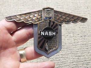 1930-1931 Nash 8 Radiator Emblem Badge - Picture 1 of 4