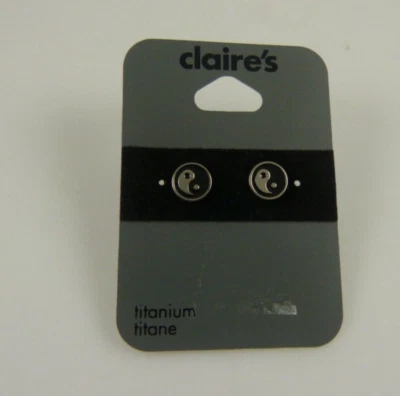 Pendientes titanio ying yang plata negro poste tachuelas Foto 1 de 4