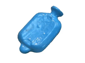 Botella de agua caliente azul miniatura escala 1/12 casa de muñecas BA154B - Imagen 1 de 1