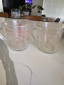 Vintage 2 Cup 16 oz Pyrex 516 Glass Red Letter Measuring Cup D-Handle Set Of 2 - Picture 1 of 3