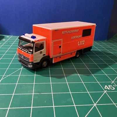 Herpa HO масштаб 1:87 Mercedes немецкий Feuerwehr Дортмунд пожарная скорая помощь интенсивный - Изображение 1 из 4