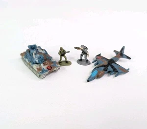 Vintage Micro Machines Military Terror Troops #14 Track & Attack Team Red Skull - Picture 1 of 5