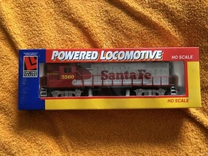 LIFE-LIKE HO SCALE SANTA FE DIESEL GP 38 HIGH NOSE LOCOMOTIVE 3560 - Picture 1 of 3