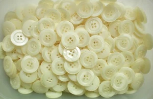 Large 23mm 25mm Light Cream Pearlescent 4 Hole Polished Buttons (Q30A) - Picture 1 of 1