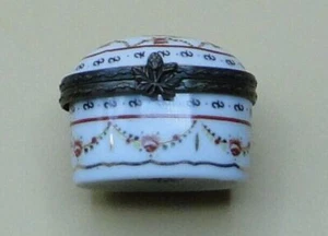 Céramique boite à pilule petites fleurs Porcelaine Art - Picture 1 of 6