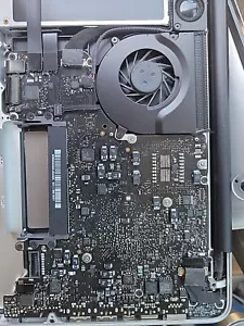 Apple MacBook Pro 13" A1278 C2D 2.53GHz Logic Board 820-2530-A 661-5230 2009 - Picture 1 of 6