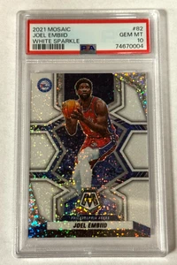 Baloncesto Joel Embiid White Sparkle Prizm 2021-22 Panini Mosaic 82 PSA 10 POP 7 - Imagen 1 de 2