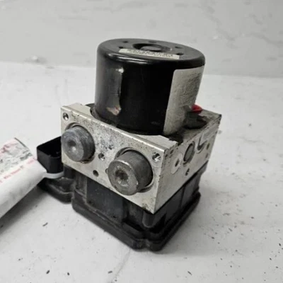 2014 Chrysler 300 ABS Pump Anti-Lock Brake Actuator Assembly Module OEM - Image 1 of 4