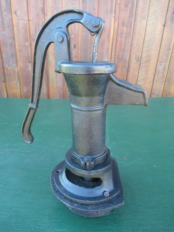 Vintage Cast Iron Black  PITCHER Hand WATER PUMP Measures 18" High * Cover