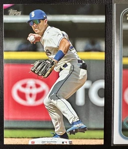 2024 Topps Series 2 ~ DYLAN MOORE ~ Photo Variation SP/base/Sepia #441 -SEA - Picture 1 of 7