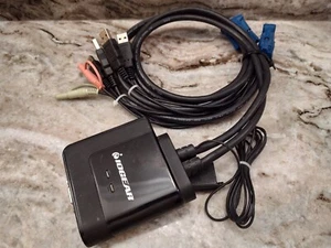 Cable USB KVM puerto IOGEAR GCS72U interruptor con soporte de audio y micrófono - Imagen 1 de 6