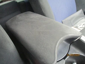 TOYOTA PRIUS MK3 2014 CENTRE CONSOLE STORAGE COMPARTMENT ARMREST - Picture 1 of 6