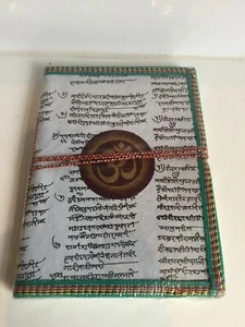 Grande Om Diario Papel Reciclado Diario Om ' Aum ' Vegetal Tinte Cuaderno - Imagen 1 de 3