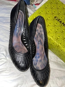 ^GIANNI BINI  5 IN HEELS  Closed Toe Black leather womens Pumps/BOX   size 8 1/2 - Picture 1 of 9