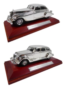 Set 2 Auto 1:43 CHRYSLER + PIERCE Atlas Silver Cars Modellino Auto pressofuso SC7 - Foto 1 di 4