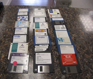 Lot of (24) Vintage Various 3.5" Floppy Disks - AOL/ Prodigy/Gemini - MA32 - Picture 1 of 10