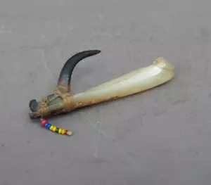 SUPERB OCEANIC MELANESIAN SOLOMON ISLANDS CARVED SHELL FISH HOOK TROLLING LURE - Picture 1 of 14
